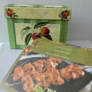 Recipe Box with 95 Recipe Cards